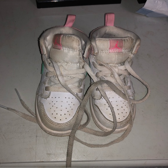 USED 6C Nike Shoes (DD1668-100) - Picture 4 of 8